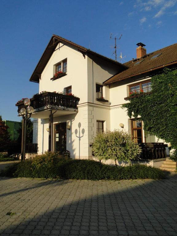 Villa Zerotin Penzion Bed & Breakfast Velke Losiny Exterior photo
