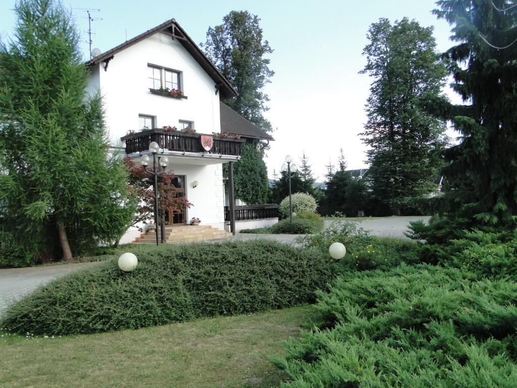 Villa Zerotin Penzion Bed & Breakfast Velke Losiny Exterior photo